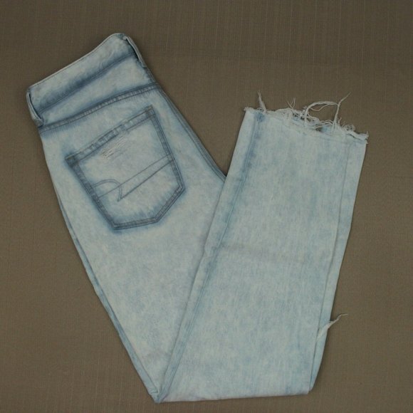 American Eagle High Waist Mom Jeans Women's Size 6 Fray Hem Distressed Denim - Picture 5 of 9